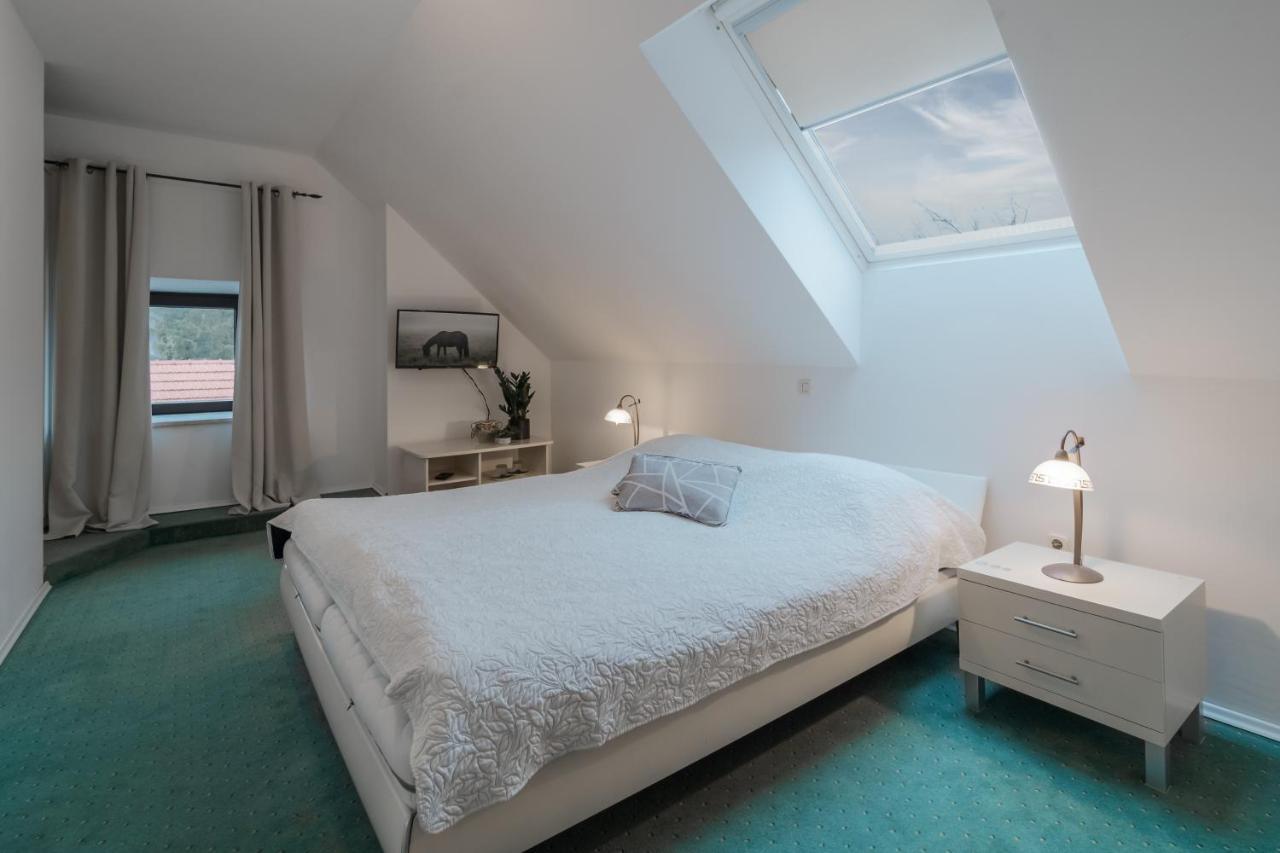 Sobe "Ela" Bed & Breakfast Fužine Eksteriør bilde