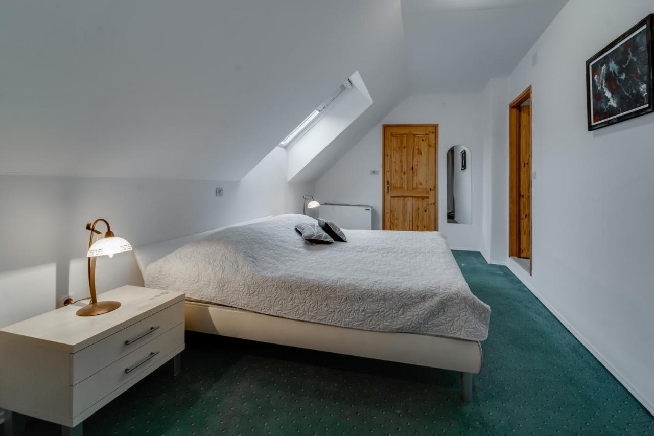 Sobe "Ela" Bed & Breakfast Fužine Eksteriør bilde